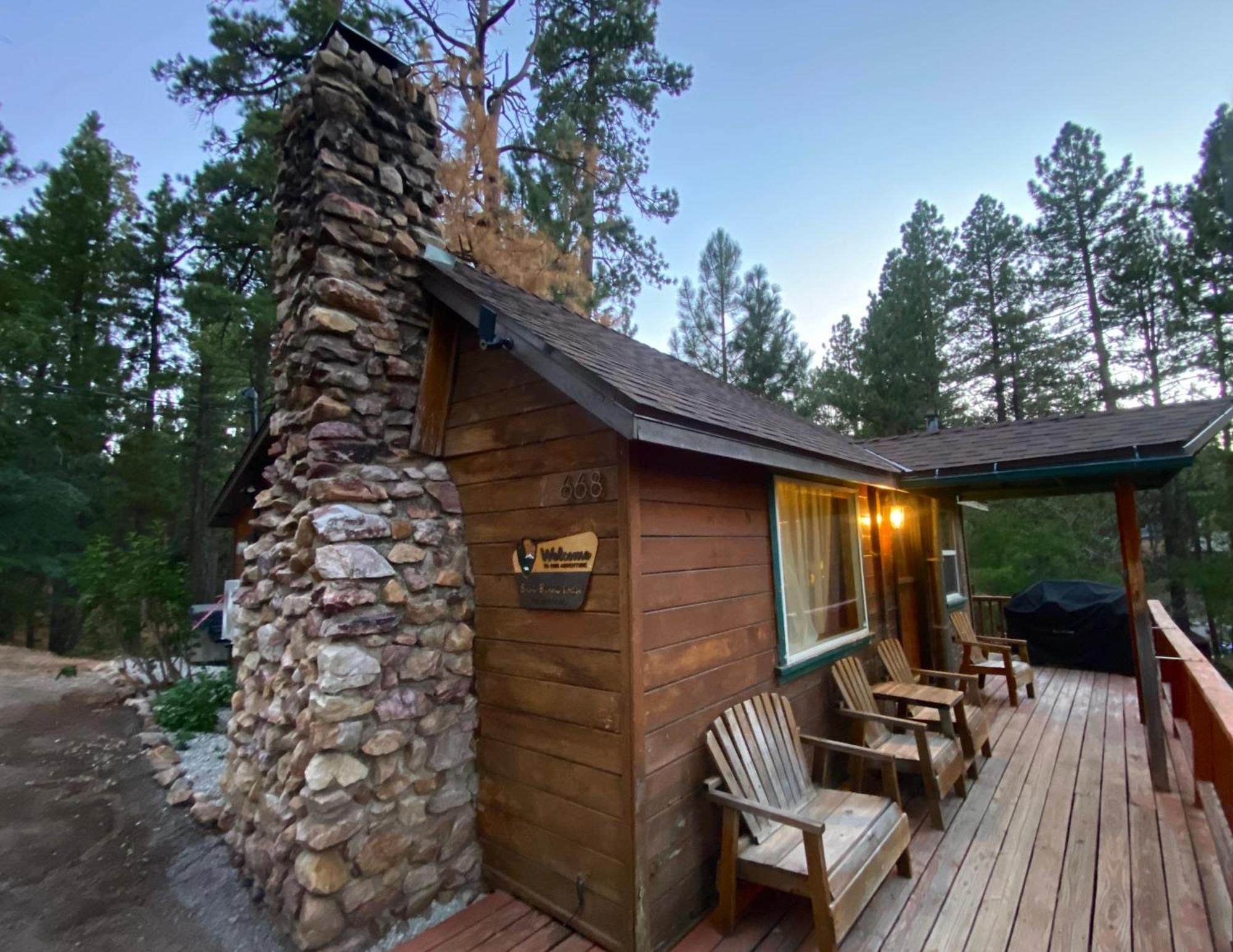 Snow Bunny Lodge - Perfect Big Bear Getaway! Deck With A New Hot Tub And Charcoal Barbecue! Velké Medvědí jezero Exteriér fotografie