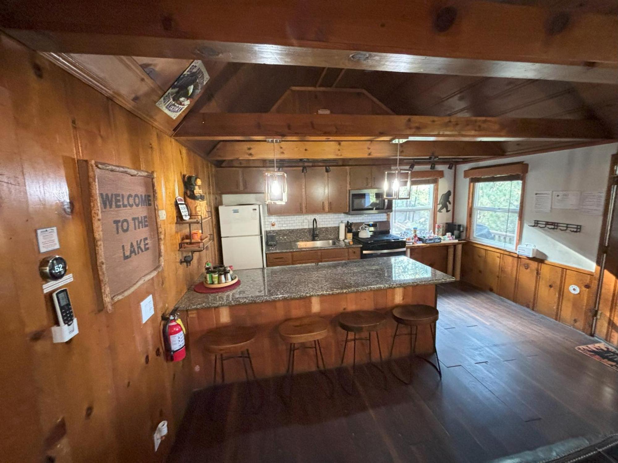 Snow Bunny Lodge - Perfect Big Bear Getaway! Deck With A New Hot Tub And Charcoal Barbecue! Velké Medvědí jezero Exteriér fotografie