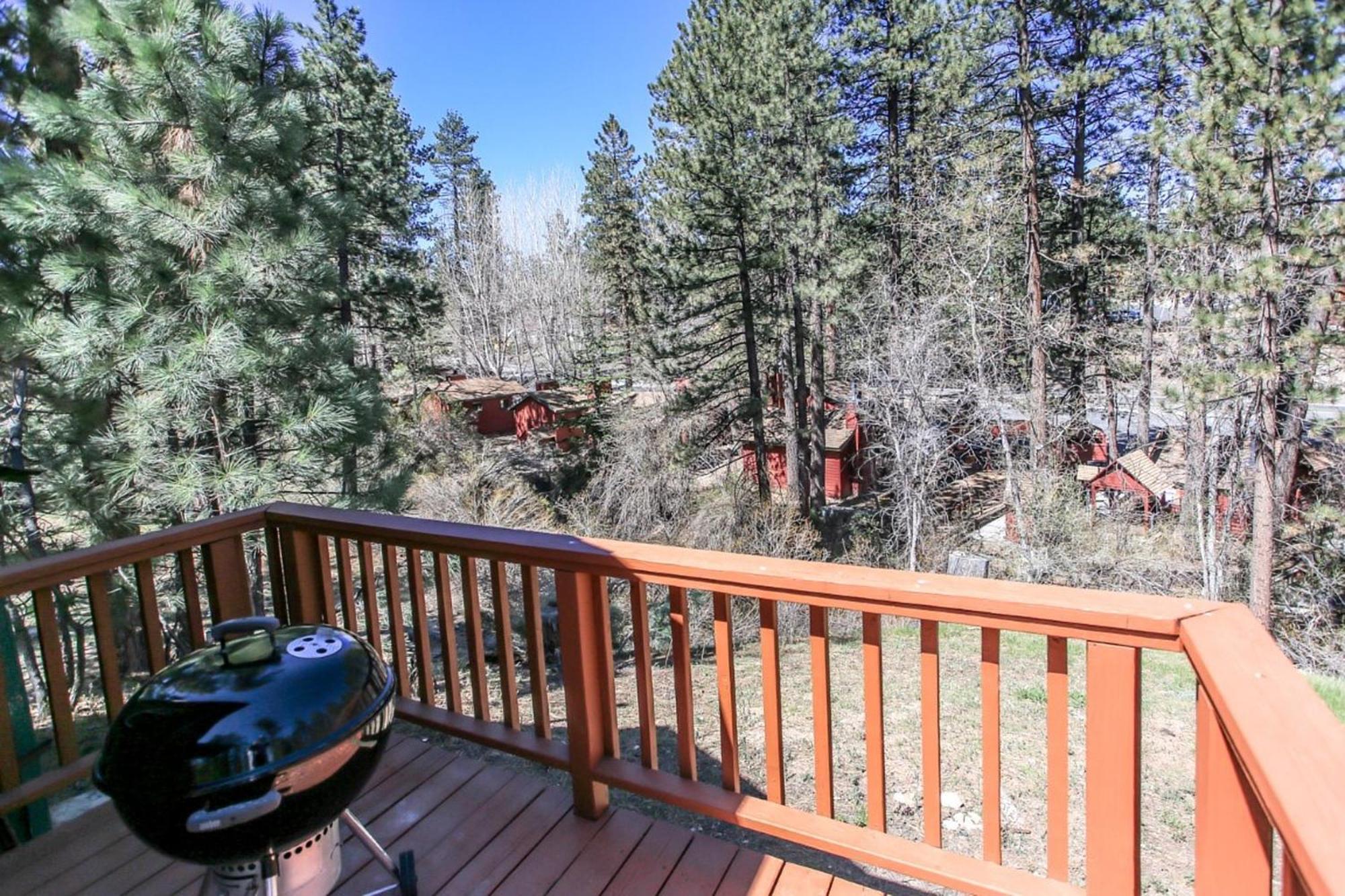 Snow Bunny Lodge - Perfect Big Bear Getaway! Deck With A New Hot Tub And Charcoal Barbecue! Velké Medvědí jezero Exteriér fotografie